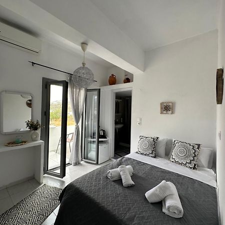 Nicole Rooms Santorini Вотон Экстерьер фото