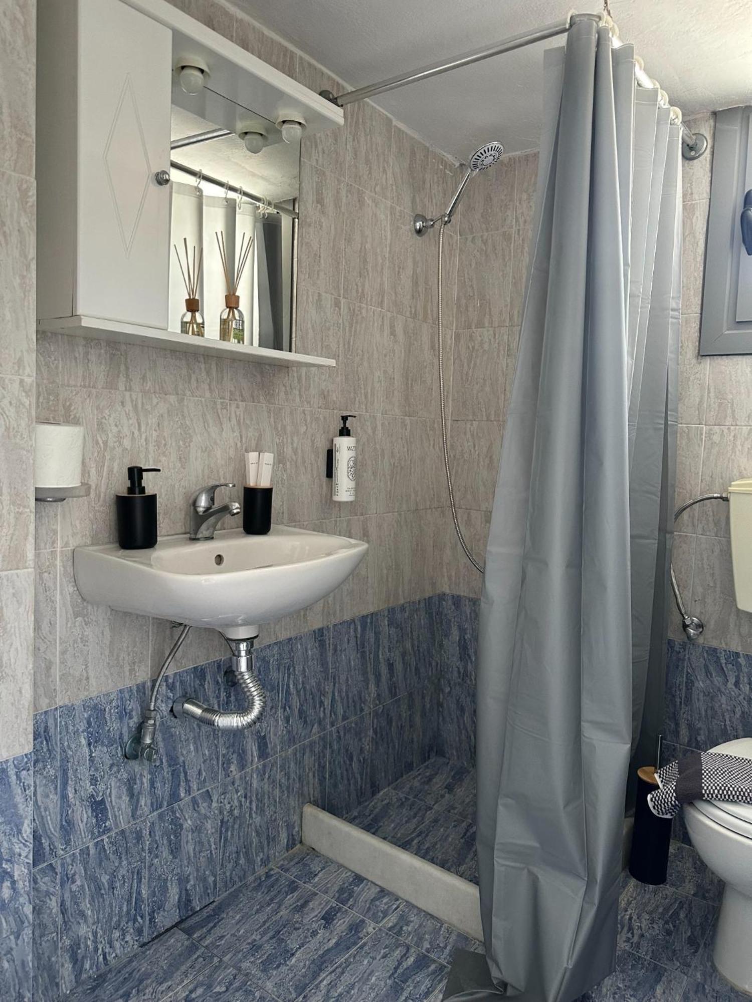 Nicole Rooms Santorini Вотон Экстерьер фото
