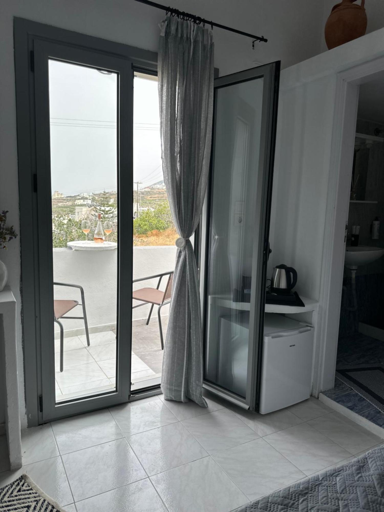 Nicole Rooms Santorini Вотон Экстерьер фото